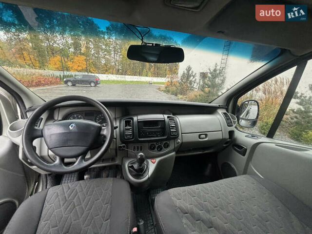 Рено Трафик 2008 в Луцке на Automoto.ua Серый Рено Трафик, объемом двигателя 2 л и пробегом 270 тыс. км за 12000 $, фото 8 на Automoto.ua