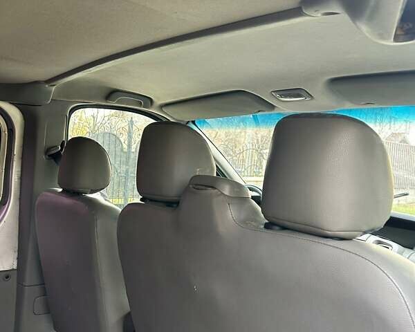 Серый Рено Трафик, объемом двигателя 2 л и пробегом 350 тыс. км за 7500 $, фото 6 на Automoto.ua