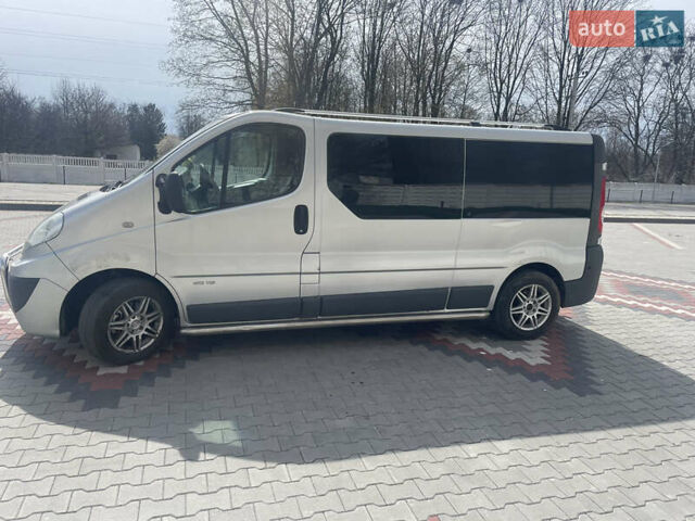 Серый Рено Трафик, объемом двигателя 2 л и пробегом 250 тыс. км за 9300 $, фото 4 на Automoto.ua