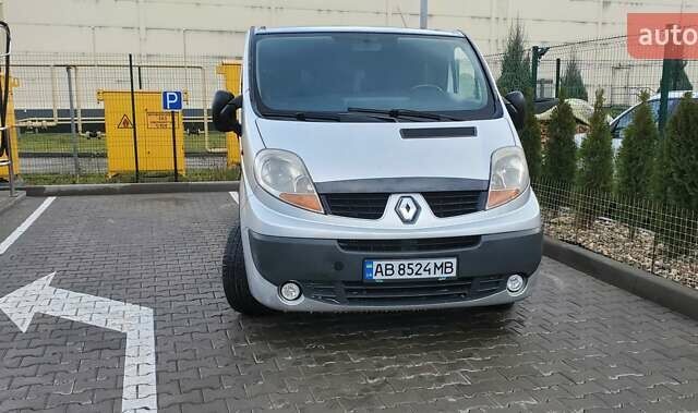 Серый Рено Трафик, объемом двигателя 2 л и пробегом 370 тыс. км за 9900 $, фото 12 на Automoto.ua