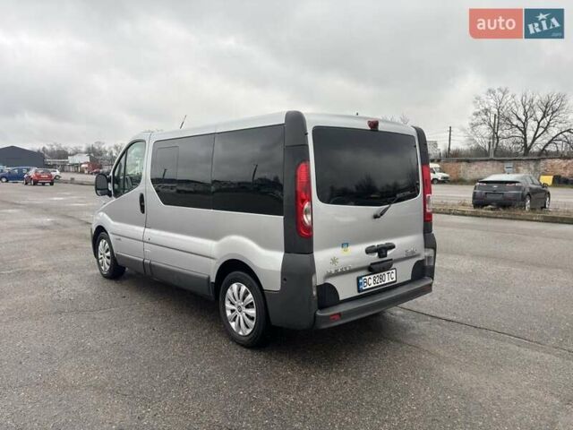 Серый Рено Трафик, объемом двигателя 2 л и пробегом 284 тыс. км за 9900 $, фото 4 на Automoto.ua