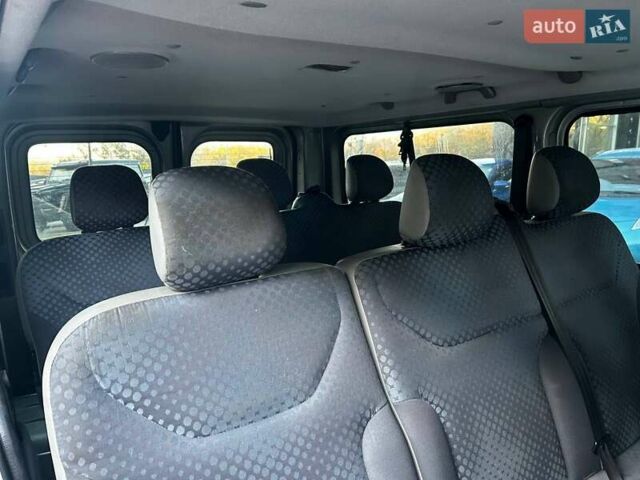 Серый Рено Трафик, объемом двигателя 2 л и пробегом 275 тыс. км за 9500 $, фото 15 на Automoto.ua