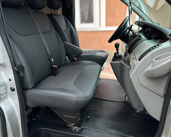 Сірий Рено Трафік, об'ємом двигуна 2 л та пробігом 375 тис. км за 8000 $, фото 19 на Automoto.ua