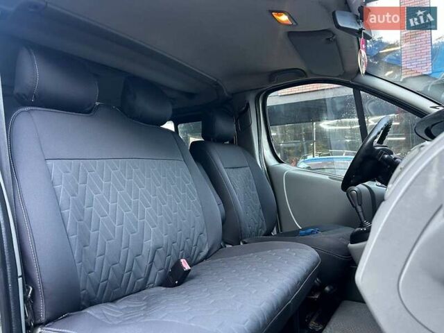 Серый Рено Трафик, объемом двигателя 2 л и пробегом 275 тыс. км за 9500 $, фото 18 на Automoto.ua