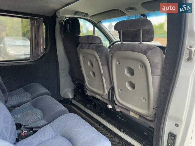 Серый Рено Трафик, объемом двигателя 2 л и пробегом 272 тыс. км за 9950 $, фото 32 на Automoto.ua