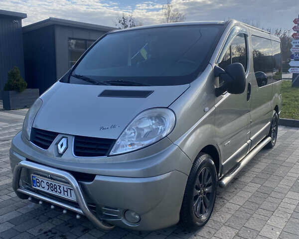 Серый Рено Трафик, объемом двигателя 2.46 л и пробегом 323 тыс. км за 10000 $, фото 10 на Automoto.ua