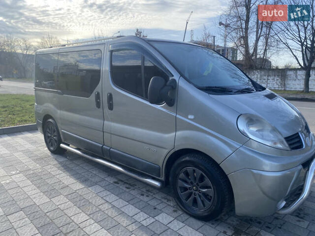 Серый Рено Трафик, объемом двигателя 2.46 л и пробегом 323 тыс. км за 10000 $, фото 7 на Automoto.ua