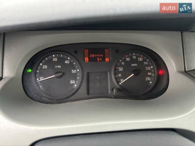 Серый Рено Трафик, объемом двигателя 2 л и пробегом 284 тыс. км за 9900 $, фото 16 на Automoto.ua