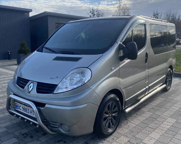 Серый Рено Трафик, объемом двигателя 2.46 л и пробегом 323 тыс. км за 10000 $, фото 9 на Automoto.ua