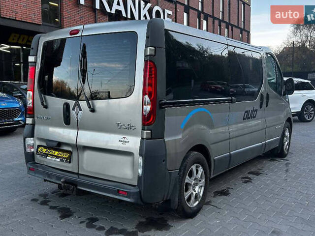 Серый Рено Трафик, объемом двигателя 2 л и пробегом 275 тыс. км за 9500 $, фото 5 на Automoto.ua