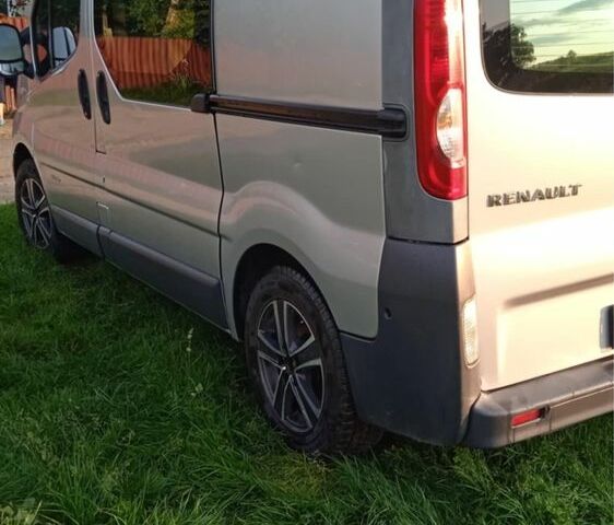 Рено Трафік 2008 у Шепетовке на Automoto.ua Сірий Рено Трафік, об'ємом двигуна 2.5 л та пробігом 339 тис. км за 8400 $, фото 2 на Automoto.ua