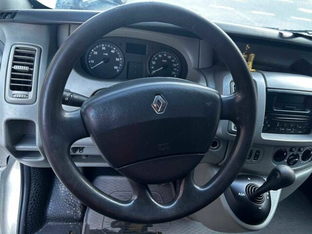 Серый Рено Трафик, объемом двигателя 2 л и пробегом 275 тыс. км за 9500 $, фото 12 на Automoto.ua
