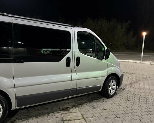 Сірий Рено Трафік, об'ємом двигуна 2 л та пробігом 375 тис. км за 8000 $, фото 12 на Automoto.ua