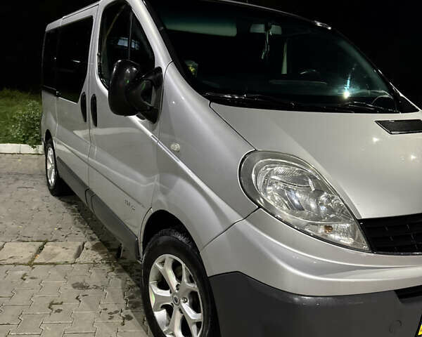 Сірий Рено Трафік, об'ємом двигуна 2 л та пробігом 375 тис. км за 8000 $, фото 5 на Automoto.ua