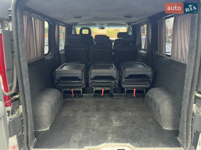 Серый Рено Трафик, объемом двигателя 2 л и пробегом 272 тыс. км за 9950 $, фото 33 на Automoto.ua