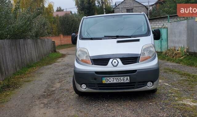 Серый Рено Трафик, объемом двигателя 2 л и пробегом 369 тыс. км за 9700 $, фото 16 на Automoto.ua