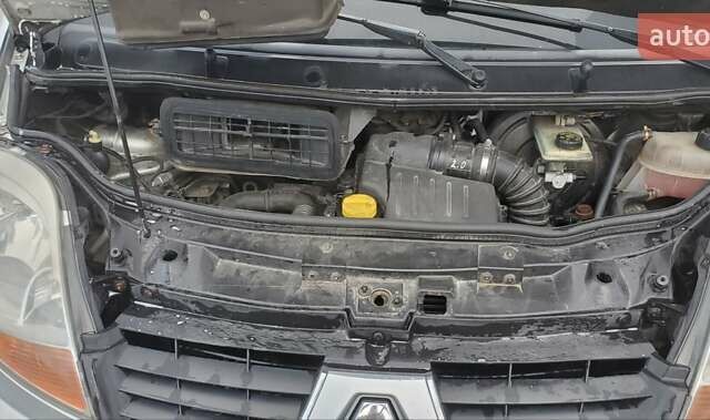 Серый Рено Трафик, объемом двигателя 2 л и пробегом 370 тыс. км за 9900 $, фото 6 на Automoto.ua