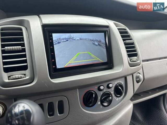 Серый Рено Трафик, объемом двигателя 2 л и пробегом 284 тыс. км за 9900 $, фото 14 на Automoto.ua