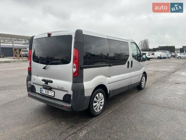 Серый Рено Трафик, объемом двигателя 2 л и пробегом 284 тыс. км за 9900 $, фото 7 на Automoto.ua