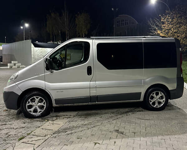 Сірий Рено Трафік, об'ємом двигуна 2 л та пробігом 375 тис. км за 8000 $, фото 7 на Automoto.ua