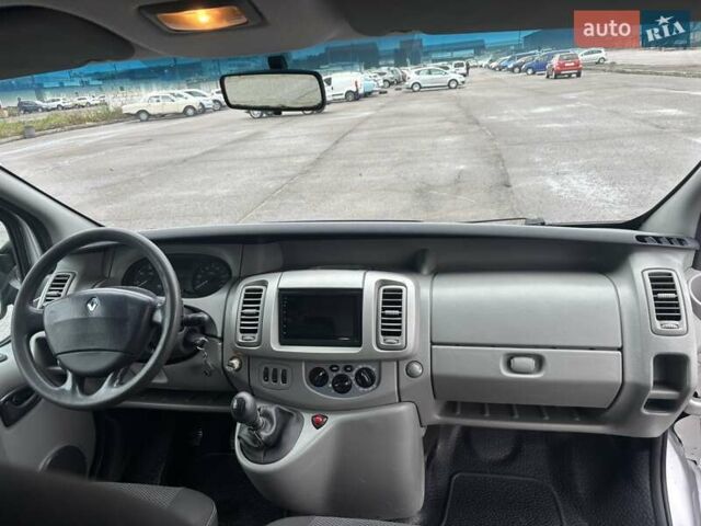 Серый Рено Трафик, объемом двигателя 2 л и пробегом 284 тыс. км за 9900 $, фото 15 на Automoto.ua