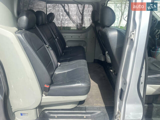 Серый Рено Трафик, объемом двигателя 2 л и пробегом 250 тыс. км за 9300 $, фото 12 на Automoto.ua