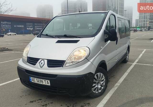 Сірий Рено Трафік, об'ємом двигуна 2 л та пробігом 310 тис. км за 10000 $, фото 6 на Automoto.ua