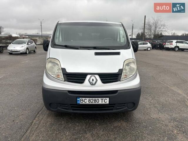 Серый Рено Трафик, объемом двигателя 2 л и пробегом 284 тыс. км за 9900 $, фото 1 на Automoto.ua