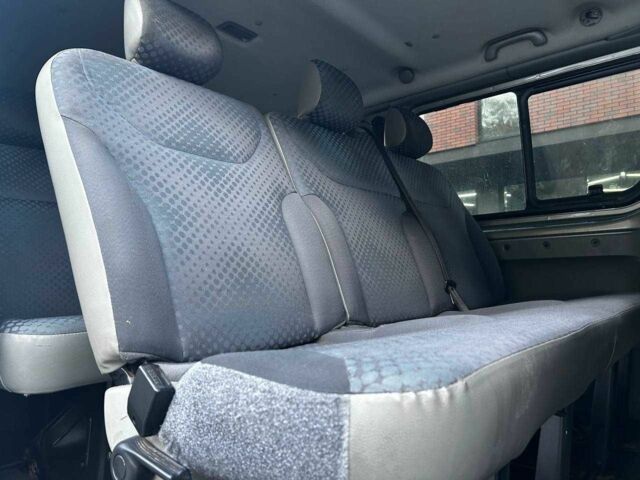 Серый Рено Трафик, объемом двигателя 2 л и пробегом 275 тыс. км за 9500 $, фото 13 на Automoto.ua