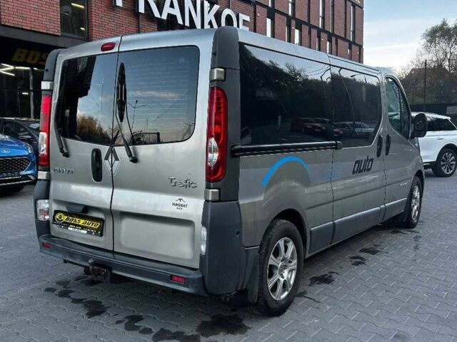 Серый Рено Трафик, объемом двигателя 2 л и пробегом 275 тыс. км за 9500 $, фото 5 на Automoto.ua