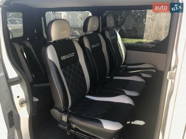 Серый Рено Трафик, объемом двигателя 2 л и пробегом 308 тыс. км за 16064 $, фото 1 на Automoto.ua