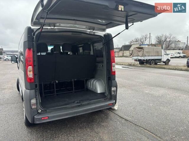 Серый Рено Трафик, объемом двигателя 2 л и пробегом 284 тыс. км за 9900 $, фото 24 на Automoto.ua