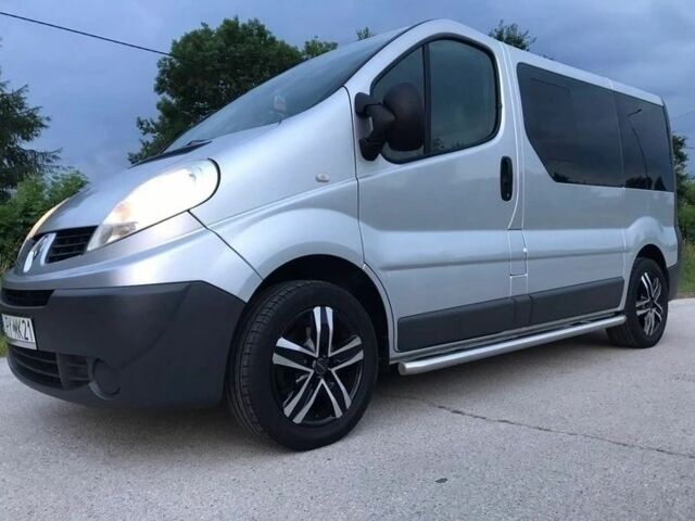 Серый Рено Трафик, объемом двигателя 2 л и пробегом 161 тыс. км за 7300 $, фото 8 на Automoto.ua