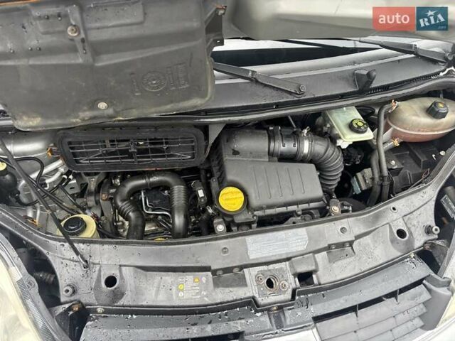 Серый Рено Трафик, объемом двигателя 2 л и пробегом 284 тыс. км за 9900 $, фото 28 на Automoto.ua