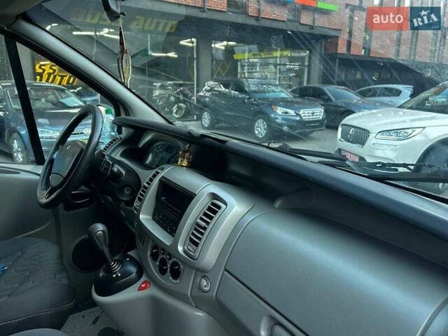 Серый Рено Трафик, объемом двигателя 2 л и пробегом 275 тыс. км за 9500 $, фото 20 на Automoto.ua