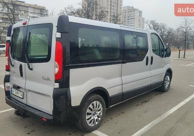 Сірий Рено Трафік, об'ємом двигуна 2 л та пробігом 310 тис. км за 10000 $, фото 4 на Automoto.ua