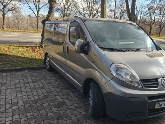 Серый Рено Трафик, объемом двигателя 2.5 л и пробегом 380 тыс. км за 8200 $, фото 2 на Automoto.ua