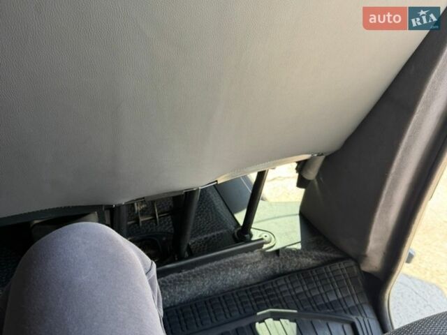 Сірий Рено Трафік, об'ємом двигуна 2 л та пробігом 230 тис. км за 14000 $, фото 12 на Automoto.ua