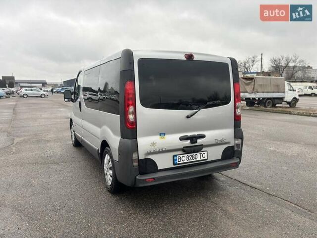 Серый Рено Трафик, объемом двигателя 2 л и пробегом 284 тыс. км за 9900 $, фото 5 на Automoto.ua