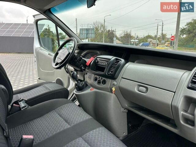 Сірий Рено Трафік, об'ємом двигуна 2 л та пробігом 225 тис. км за 8999 $, фото 7 на Automoto.ua