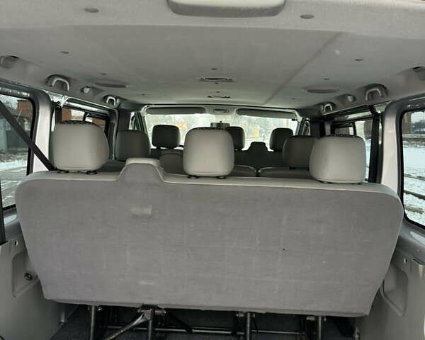 Серый Рено Трафик, объемом двигателя 2 л и пробегом 309 тыс. км за 10900 $, фото 27 на Automoto.ua