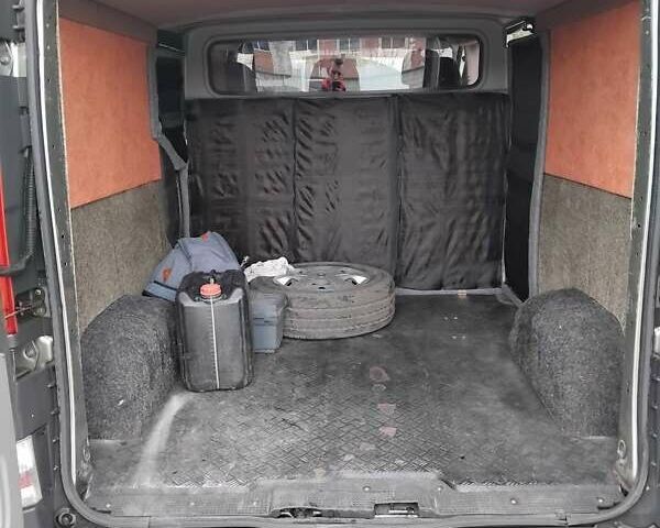 Серый Рено Трафик, объемом двигателя 2 л и пробегом 551 тыс. км за 7500 $, фото 25 на Automoto.ua