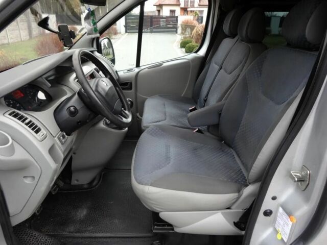 Серый Рено Трафик, объемом двигателя 2 л и пробегом 247 тыс. км за 7000 $, фото 16 на Automoto.ua