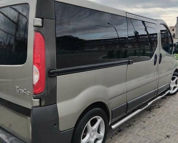 Серый Рено Трафик, объемом двигателя 2 л и пробегом 551 тыс. км за 7500 $, фото 23 на Automoto.ua