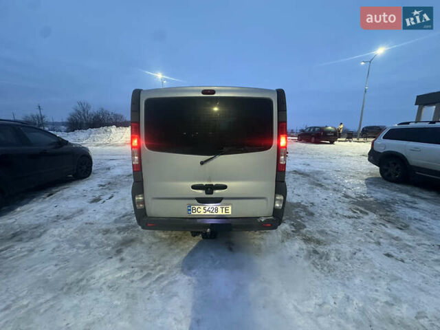 Сірий Рено Трафік, об'ємом двигуна 2 л та пробігом 284 тис. км за 9400 $, фото 2 на Automoto.ua