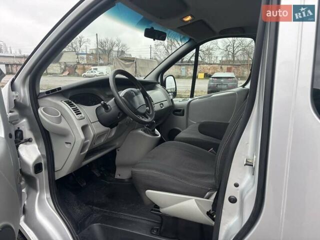 Серый Рено Трафик, объемом двигателя 2 л и пробегом 284 тыс. км за 9900 $, фото 12 на Automoto.ua