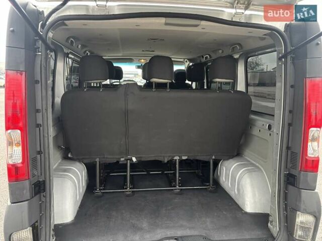 Серый Рено Трафик, объемом двигателя 2 л и пробегом 284 тыс. км за 9900 $, фото 22 на Automoto.ua