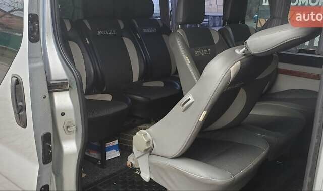 Серый Рено Трафик, объемом двигателя 2 л и пробегом 370 тыс. км за 9900 $, фото 2 на Automoto.ua