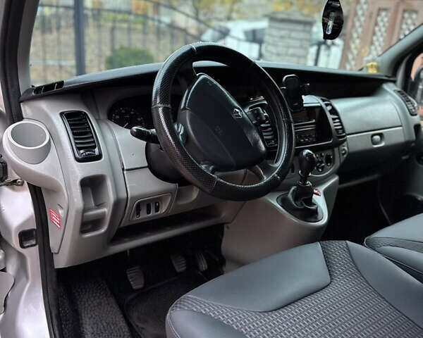 Сірий Рено Трафік, об'ємом двигуна 2 л та пробігом 375 тис. км за 8000 $, фото 14 на Automoto.ua