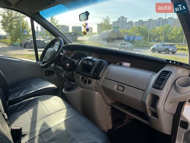Серый Рено Трафик, объемом двигателя 2 л и пробегом 276 тыс. км за 11800 $, фото 30 на Automoto.ua